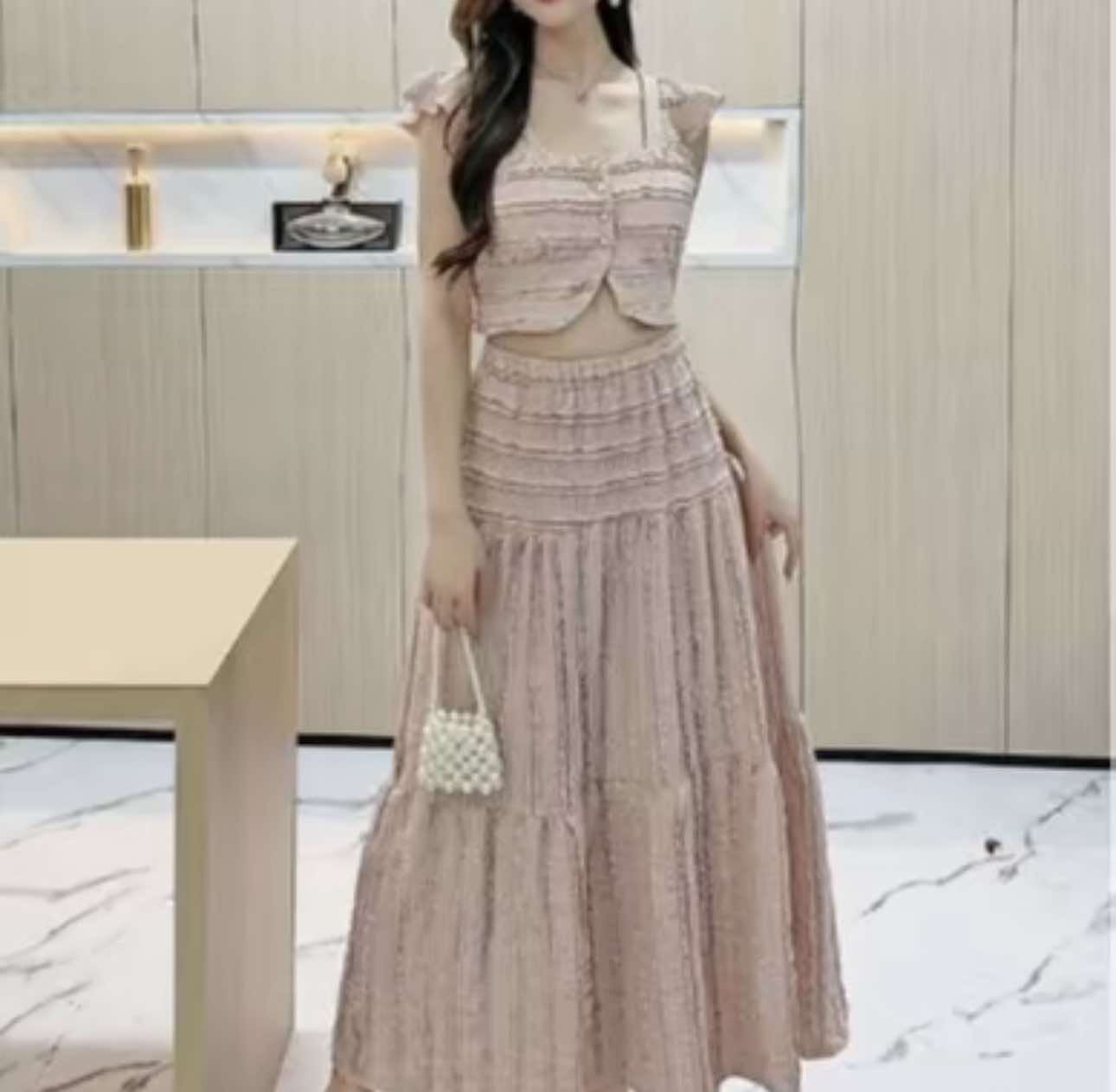 TH top and long skirt